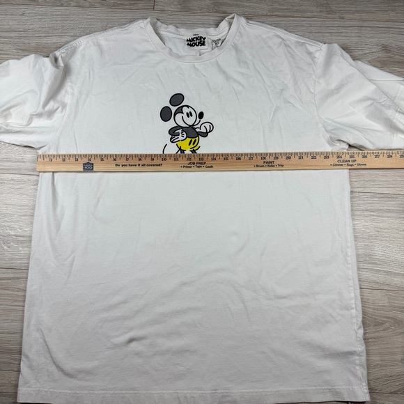 Disney Parks Mickey & Friends Mousewear Street Style White T-Shirt Men’s Size XL - Picture 4 of 7
